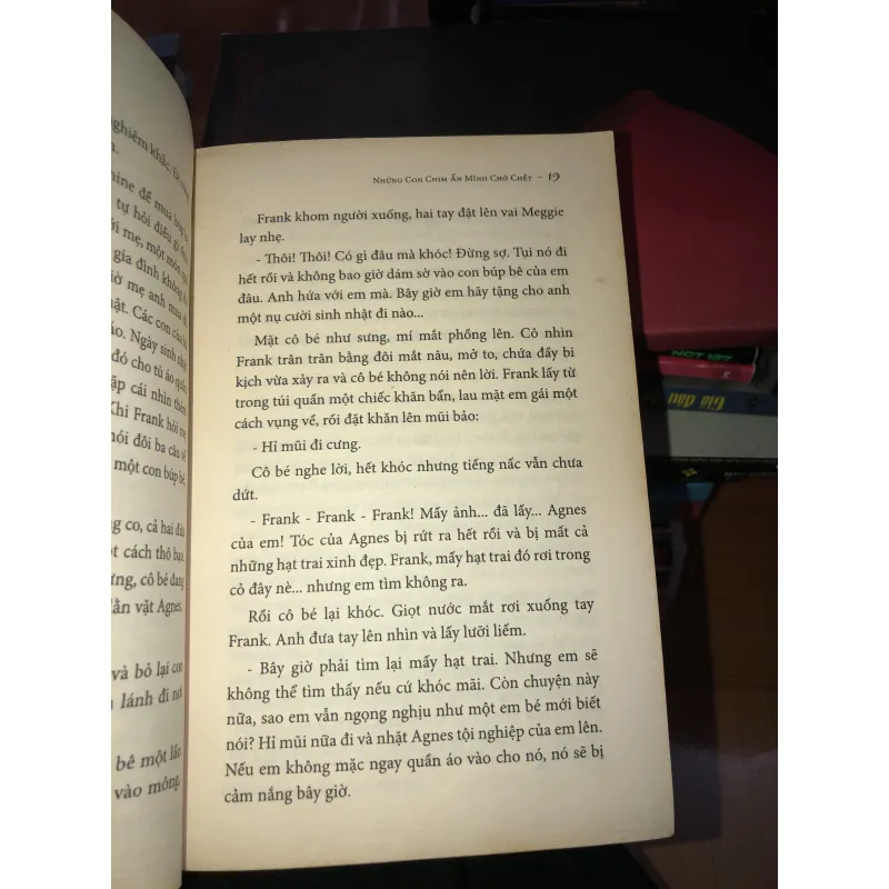 Những con chim ẩn mình chờ chết - Colleen McCullough 993670