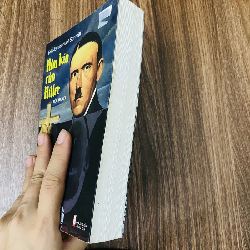 Nửa kia của Hitler -  Eric-Emmanuel Schmitt 1025733