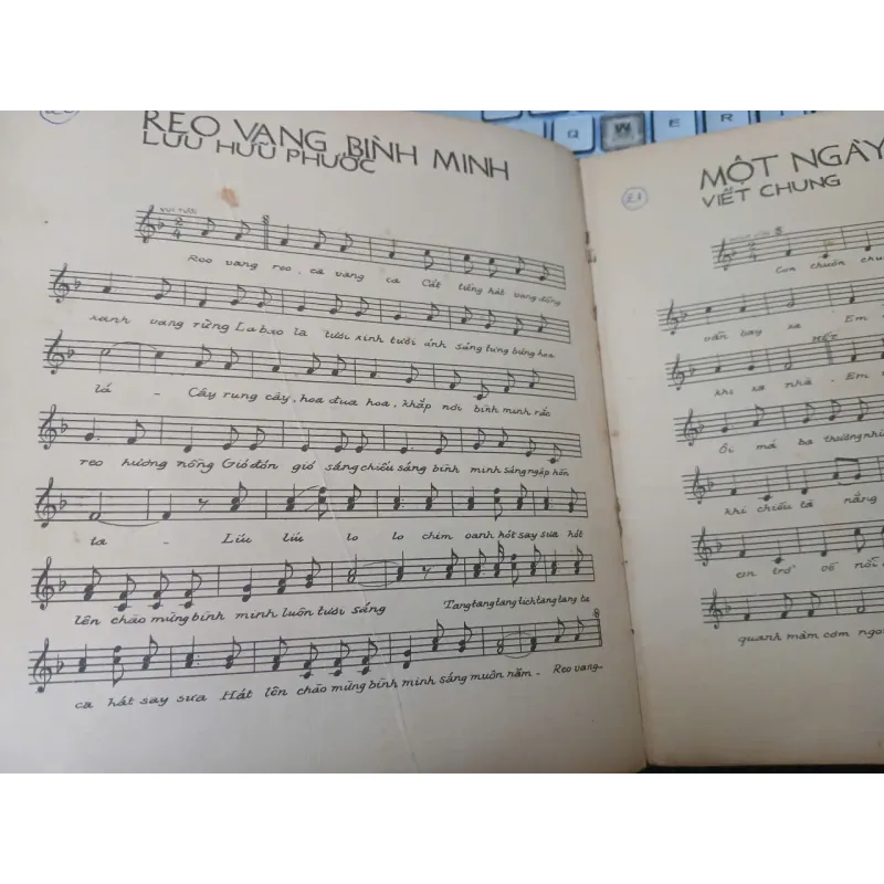 NHI ĐỒNG CA - TUYỂN TẬP NHỮNG BÀI HÁT CỦA TUỔI THƠ 996899