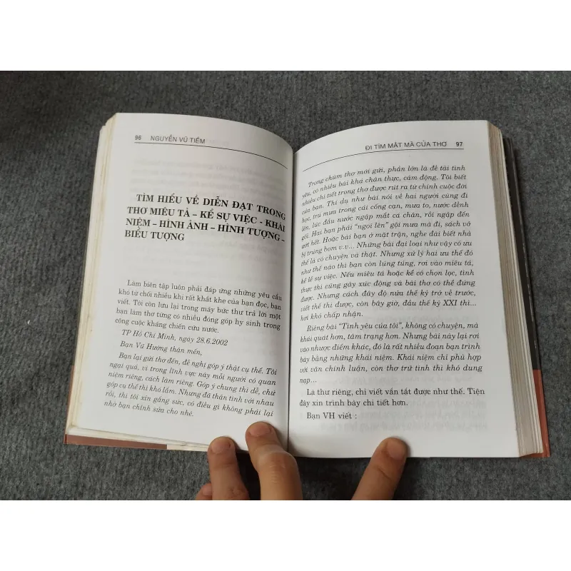 ĐI TÌM MẬT MÃ THƠ - NGUYỄN VŨ TIỀM 729250