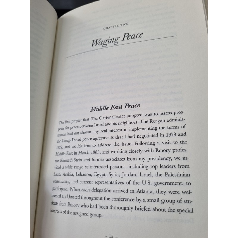 BEYOND THE WHITE HOUSE : WAGING PEACE, FIGHTING DISEASE, BUILDING HOPE - JIMMY CARTER 119581