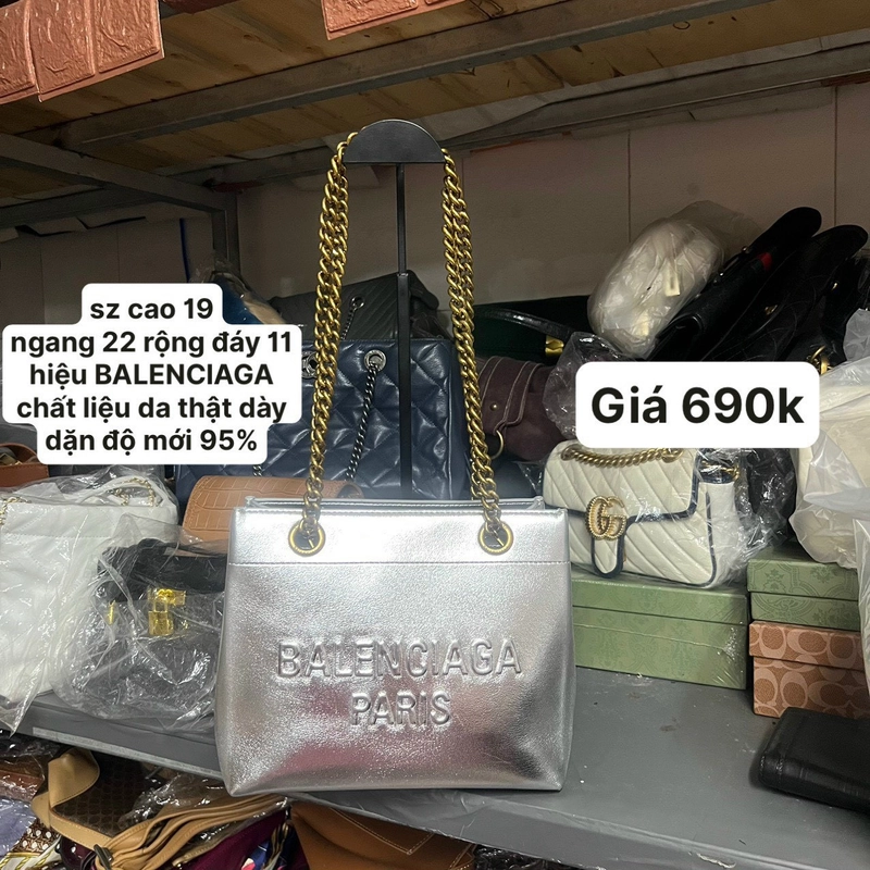 Thanh lý túi da màu bạc 90% 507741