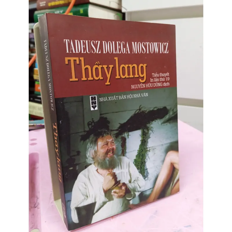 Thầy Lang – Tiểu thuyết nổi tiếng của Tadeusz Dołęga-Mostowicz 960419