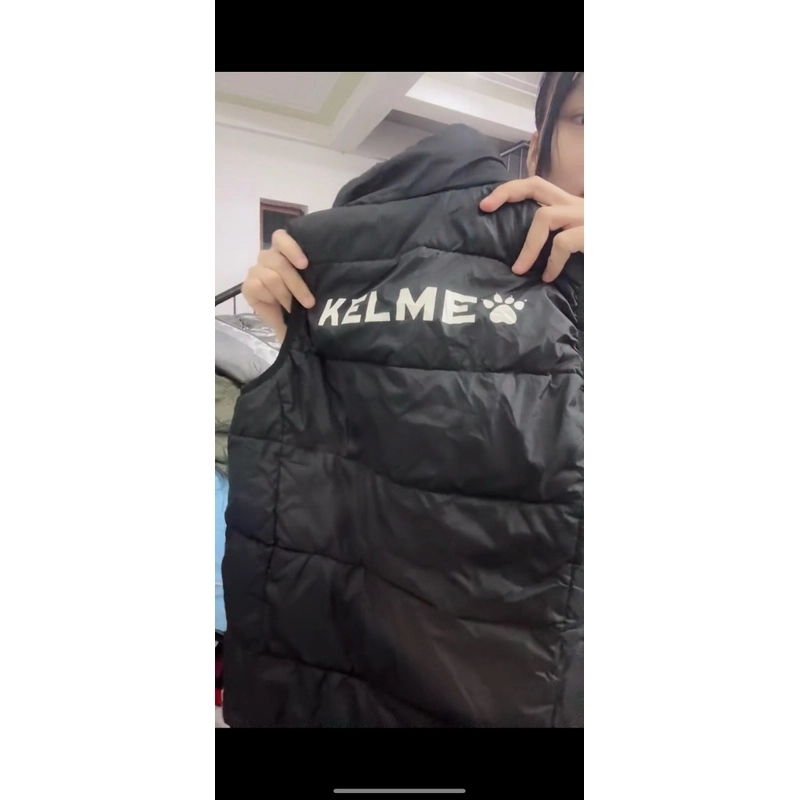 Áo gile thể thao hiệu Kelme size tầm 45kí quay đầu, màu đen chính hãng 361079