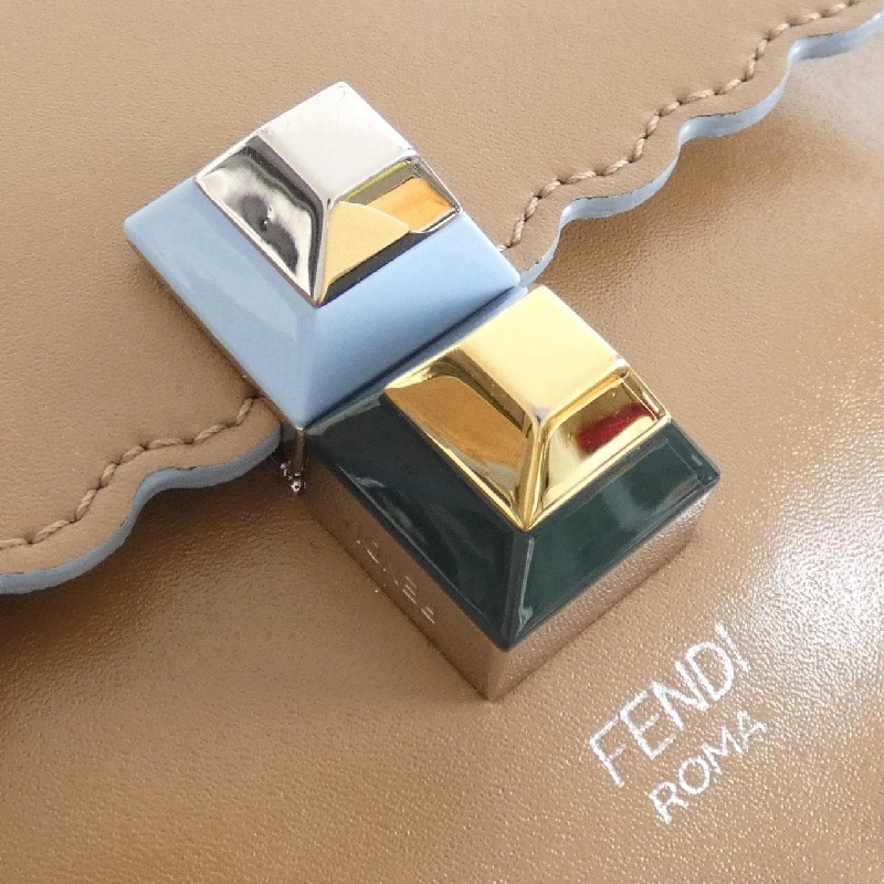 Túi đeo vai KAN I MINI 8M0381 OZC của Fendi - Hàng hiệu Authentic 768681
