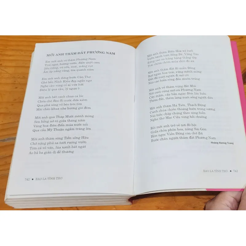 BAO LA TÌNH THƠ (Nhiều tác giả) - Lẵng hoa thơ chào mừng 1000 năm Thăng Long Hà Nội 791991