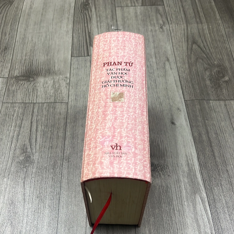 Phan tứ tác phẩm văn học được giải thưởng hồ chí minh. 3a4 542806