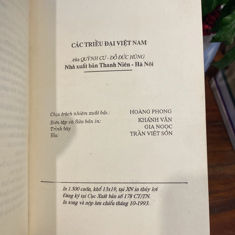 CÁC TRIỀU ĐẠI VIỆT NAM, XUẤT BẢN NĂM 1993 494207