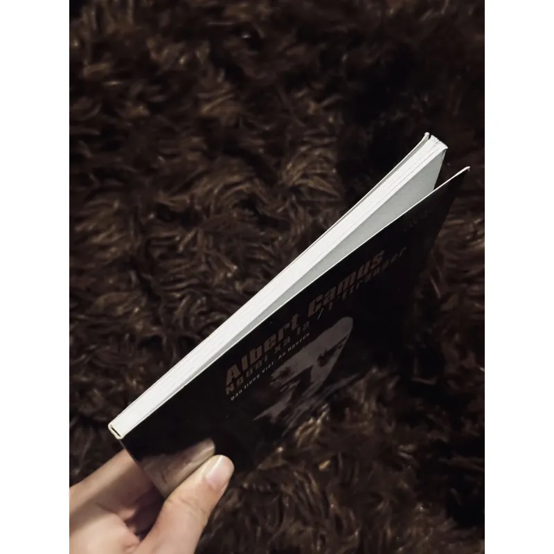 Người xa lạ 789528