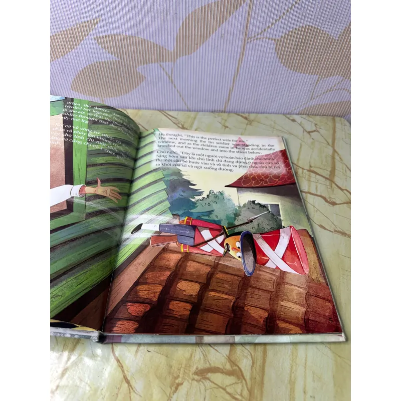 Truyện song ngữ hình màu ,bìa cứng khổ lớn 6c  1031677