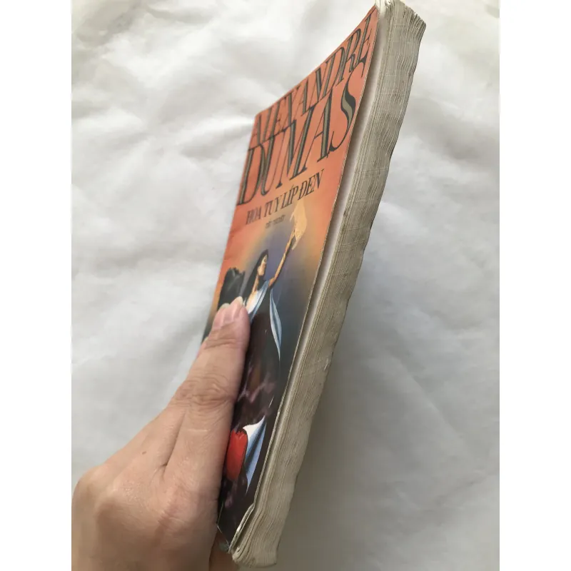 HOA TULIP ĐEN - Alexandre Dumas 761279