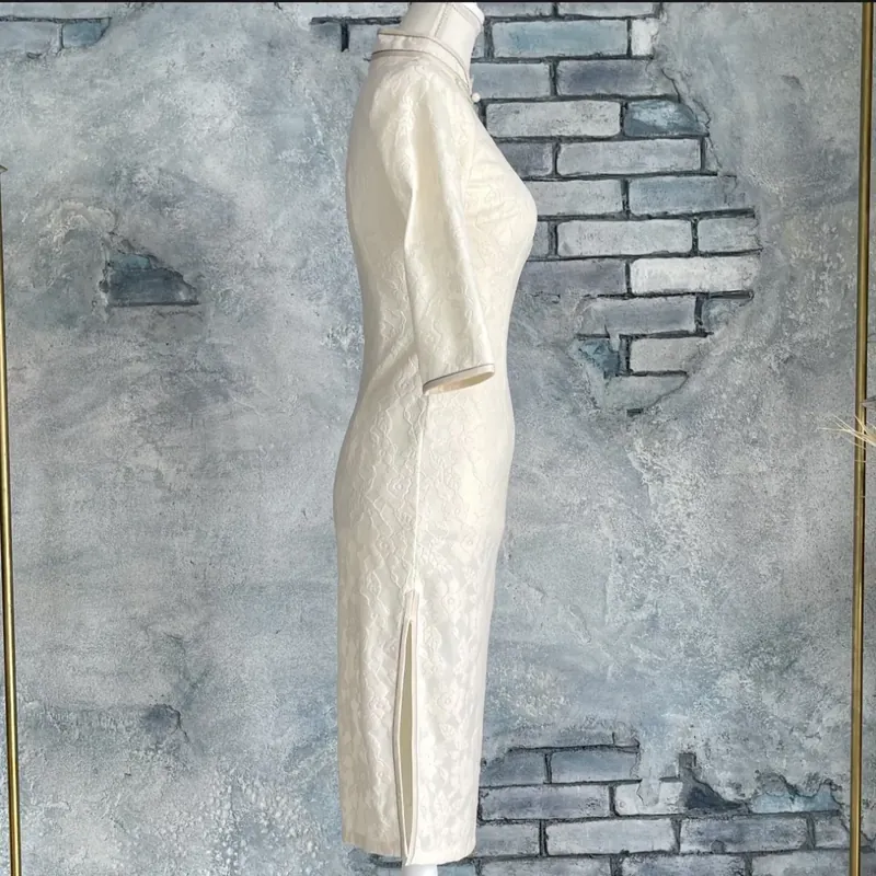 Sườn xám ren có lót dầy dặn  590811