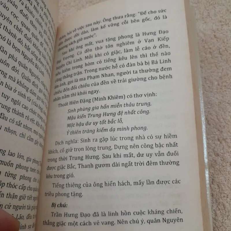 MẸ HIỀN CON THẢO THẦY GIỎI TRÒ TÀI- Tác giả Hoàng Khôi 747875