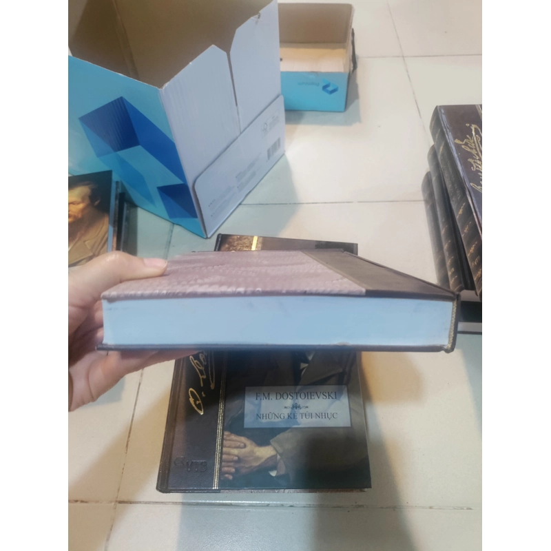 Bút kí từ nhà chết  541772