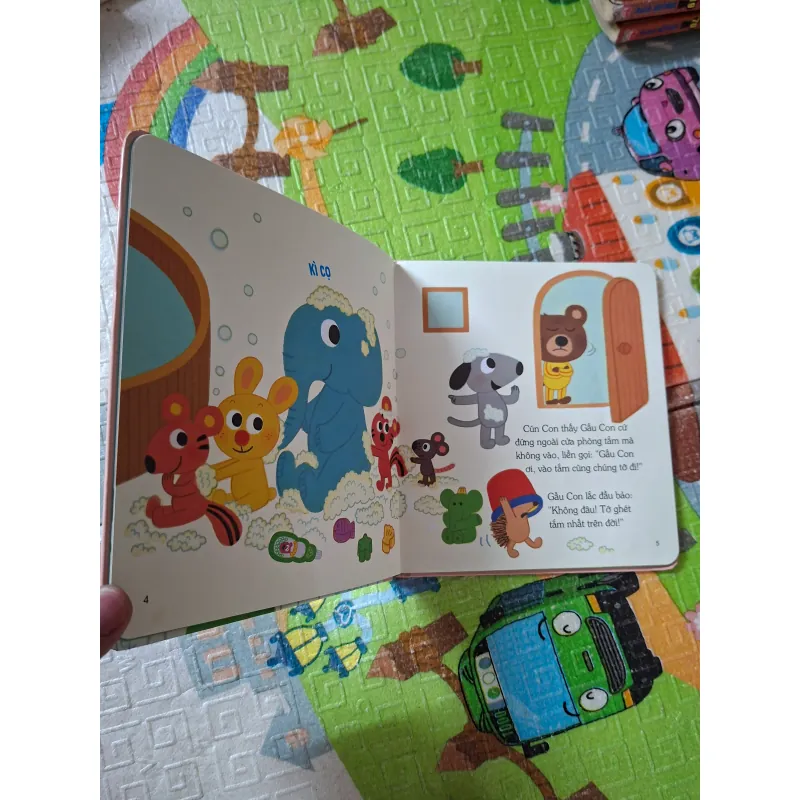 Gấu Con Tinh Nghịch - Ai Đấy Nhỉ? 977737