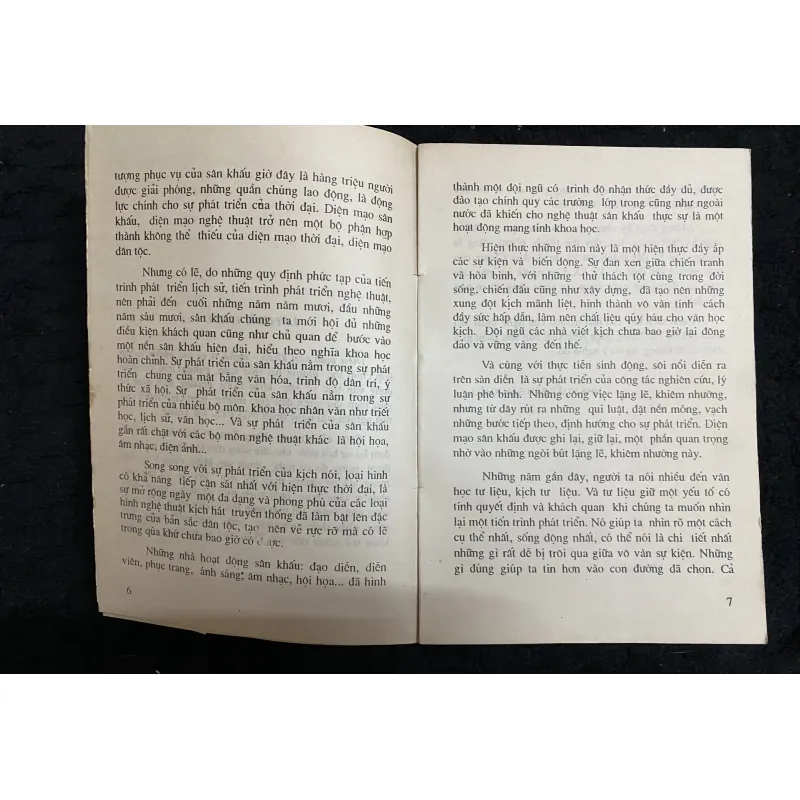 Diện mạo sân khấu: Nghệ sĩ và tác phẩm - Tất Thắng 1021952