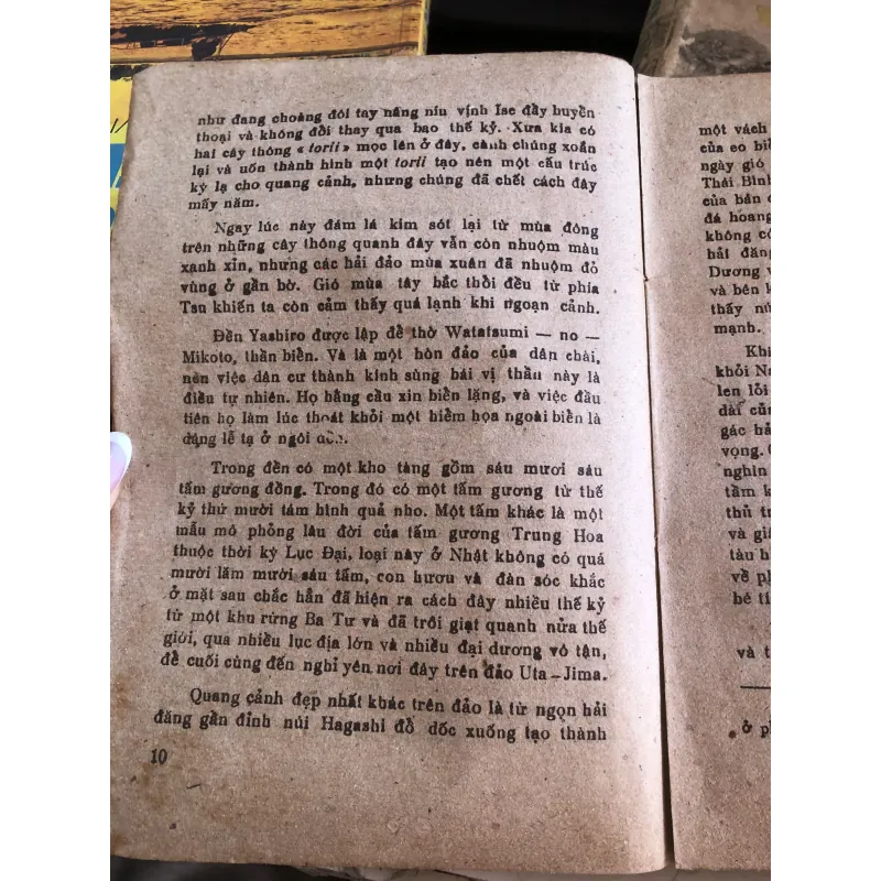 Sóng tình - Yukio Mishima 1002448