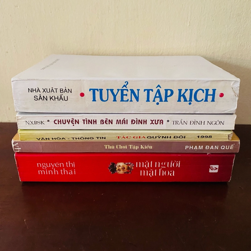 Combo sale 5 cuốn kịch Việt Nam, tác gia Quỳnh Đôi, thú chơi tập Kiều  523165