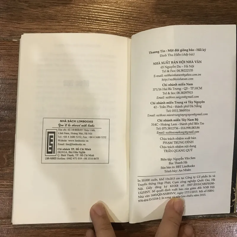 Hồi ký Thương Tín một đời giông bão 728558