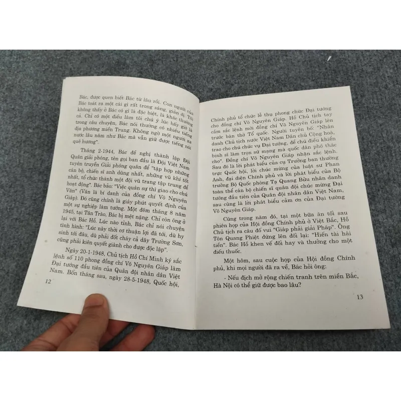 TÌNH CẢM BÁC HỒ VỚI CÁC TƯỚNG LĨNH 990641