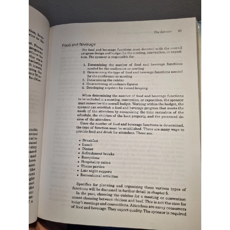 MEETINGS, CONVENTIONS, AND EXPOSITIONS : An Introduction To The Industry - Rhonda J. Montgomery & Sandra K. Strick 201720