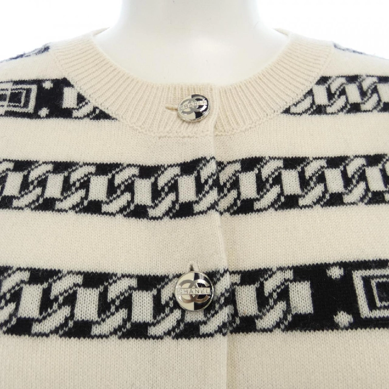 Áo khoác cardigan CHANEL 637124