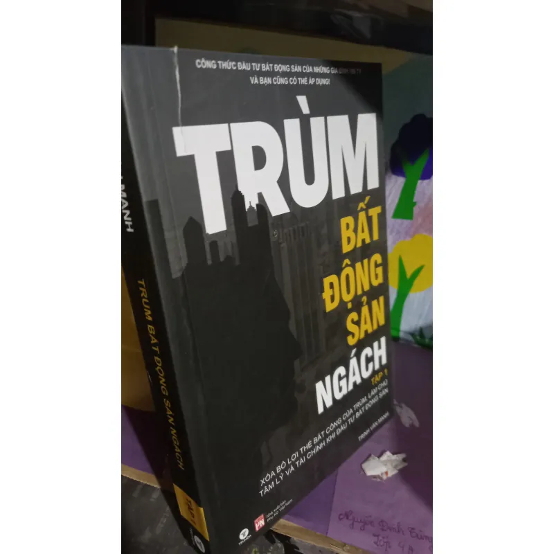 Trùm bất động sản ngách 1010309