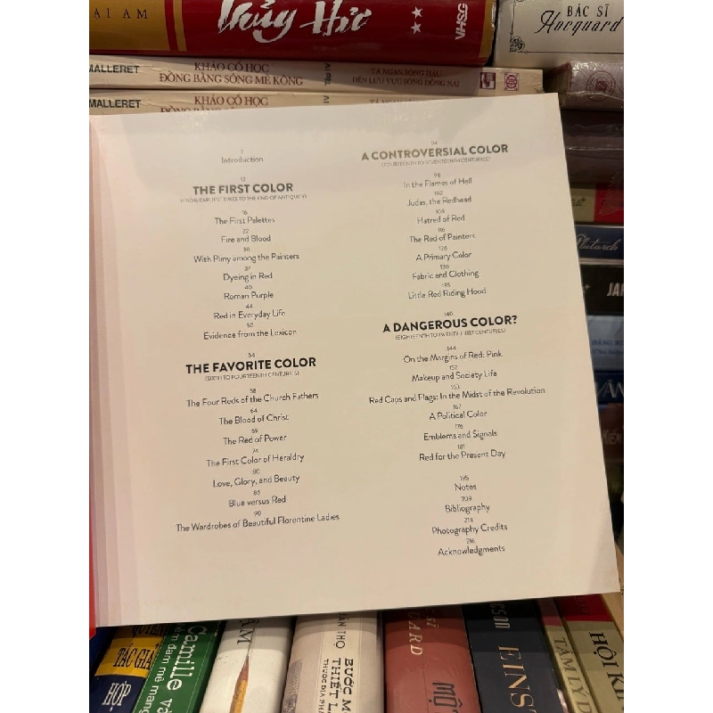 RED : The History of a Color 732704