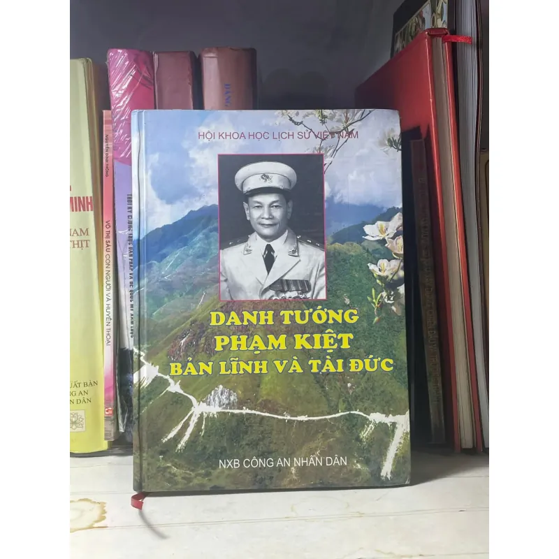 SÁCH DANH TƯỚNG PHẠM KIỆT BẢN LĨNH VÀ TÀI ĐỨC 700720