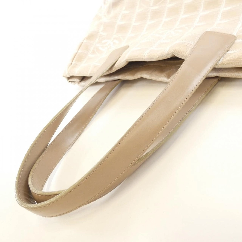 Túi xách Chanel Travel Line 15991 615236