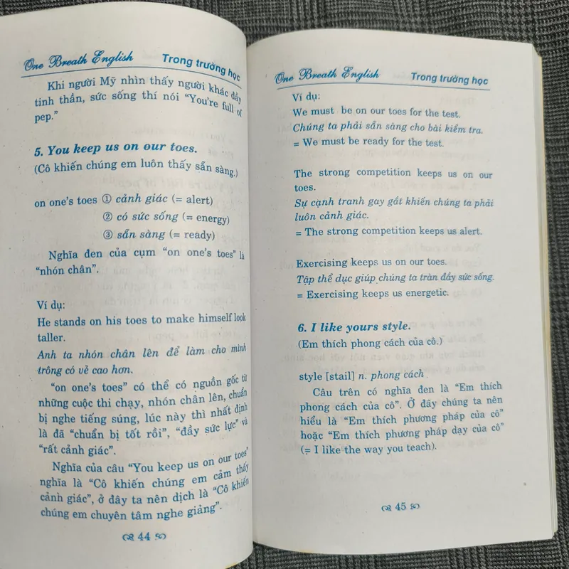 Nói một mạch bằng tiếng Anh (One Breath English) - Trong trường học 606267