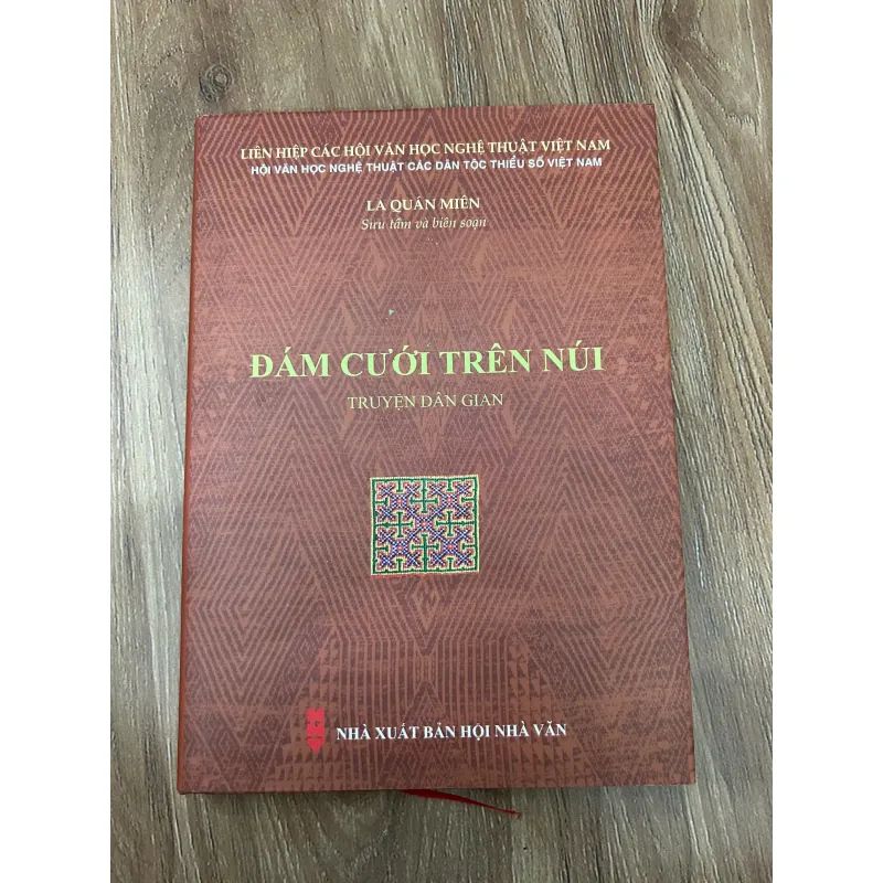 Đám cưới trên núi (Truyện dân gian) – La Quán Miên sưu tầm và biên soạn 761288