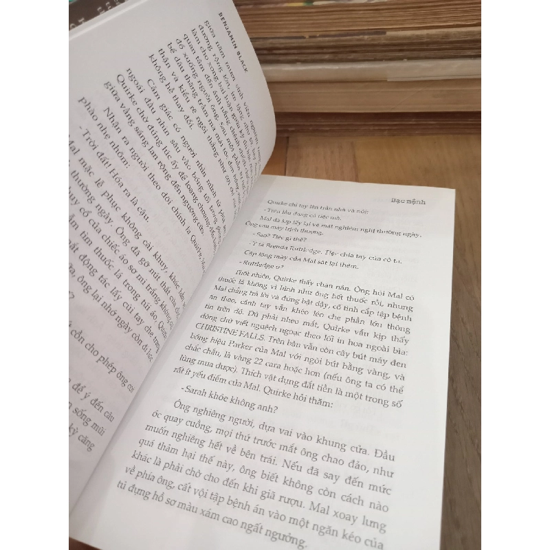 Bạc mệnh - Benjamin Black 974987