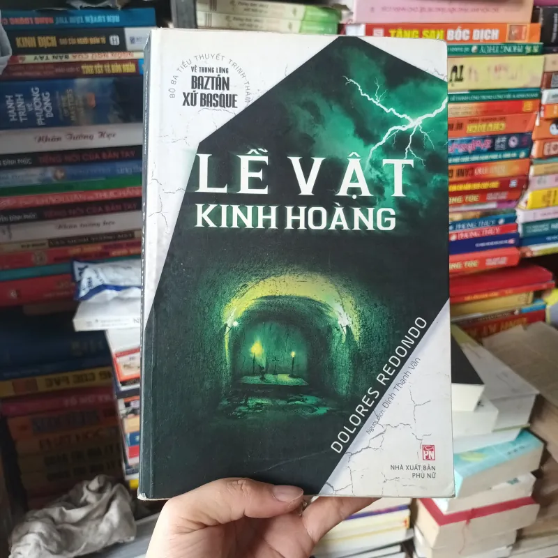 Lễ Vật Kinh Hoàng - Dolores Redondo 977720
