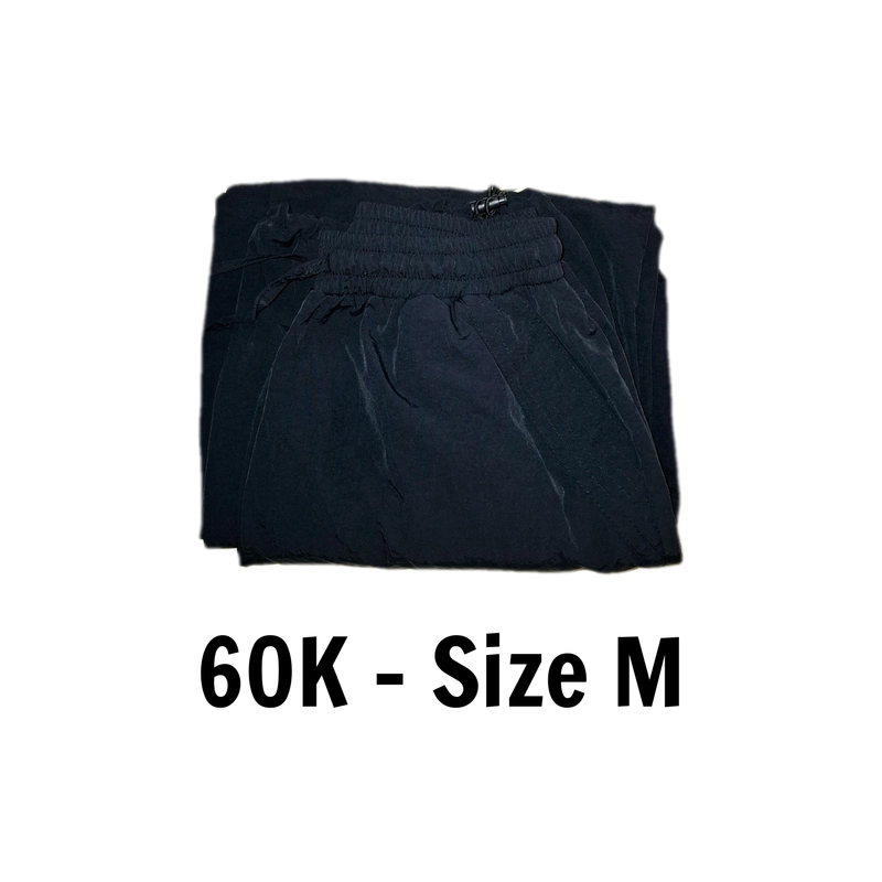 QUẦN GIÓ ỐNG RỘNG CÓ CHỐT BO GẤU (SIZE M) 476283