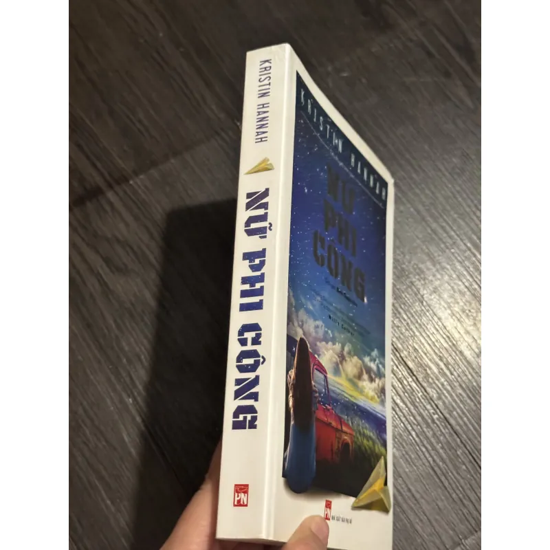 Nữ phi công 1001500