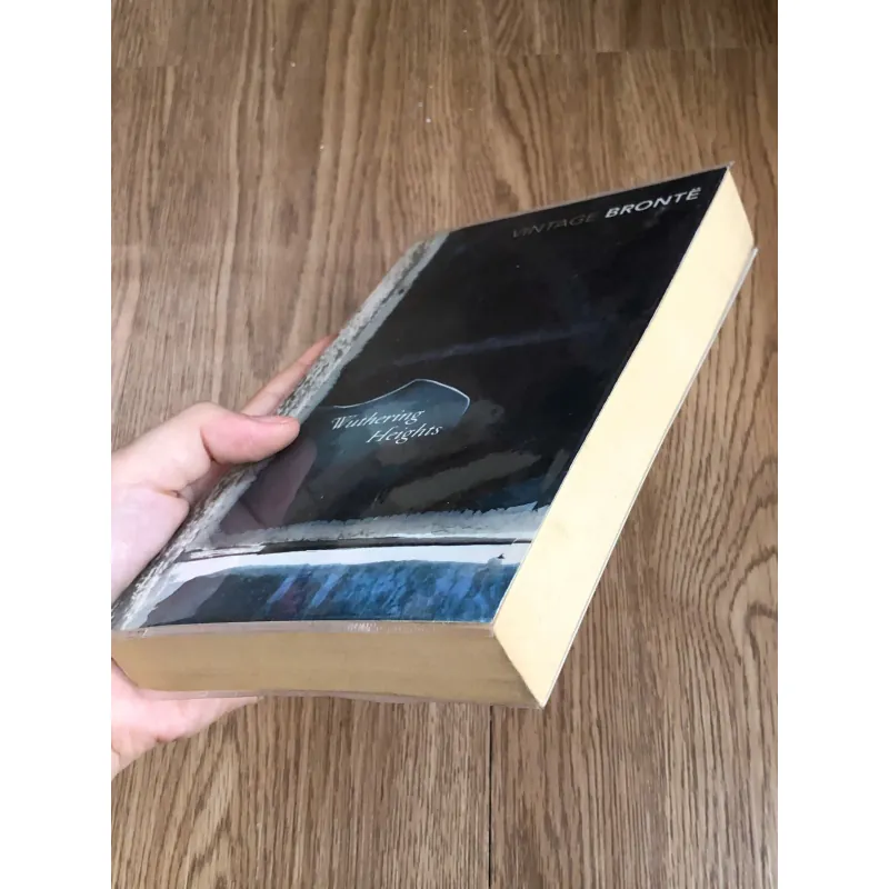 Wuthering Heights - Emily Brontë 787656