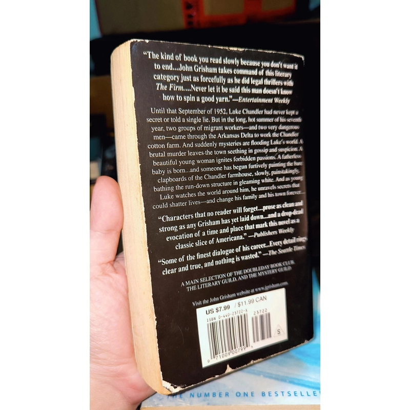 A PAINTED HOUSE - JOHN GRISHAM #1 NYT BESTSELLER (Pocket size) 496704