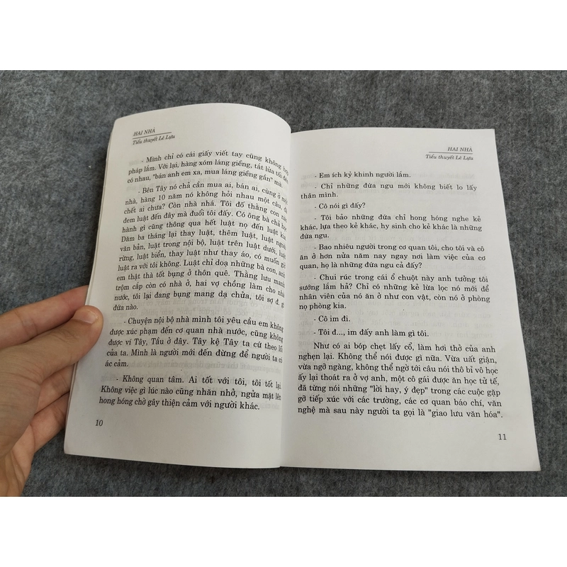 HAI NHÀ - LÊ LỰU 545862