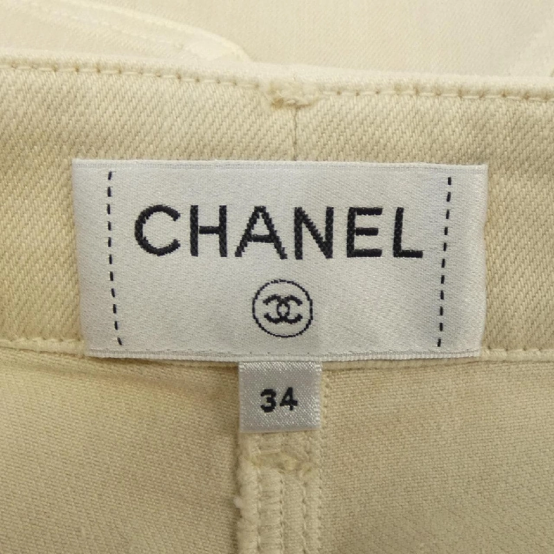 Chanel CHANEL P54560V41295 16B Quần ngắn 647936