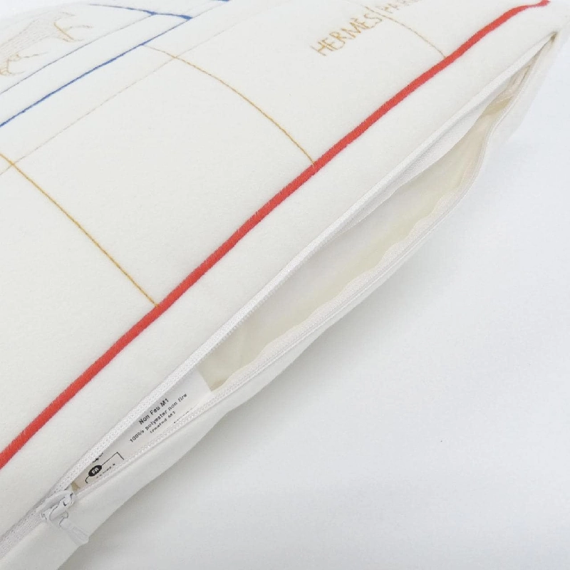 Gối Hermès Cabane 42×42 103651M 623842