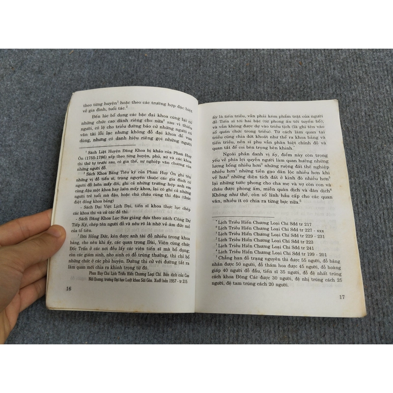 VĂN MINH ĐỜI HỒNG ĐỨC ĐẾN ĐỜI NGUYỄN 517574