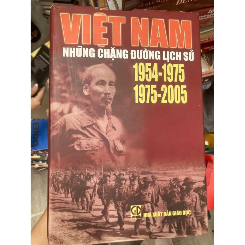 VIỆT NAM NHỮNG CHẶNG ĐƯỜNG LỊCH SỬ - BÌA CỨNG 303758