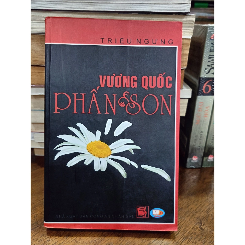 Vương quốc phấn son - Triệu Ngưng (Minh Thu dịch) 465261