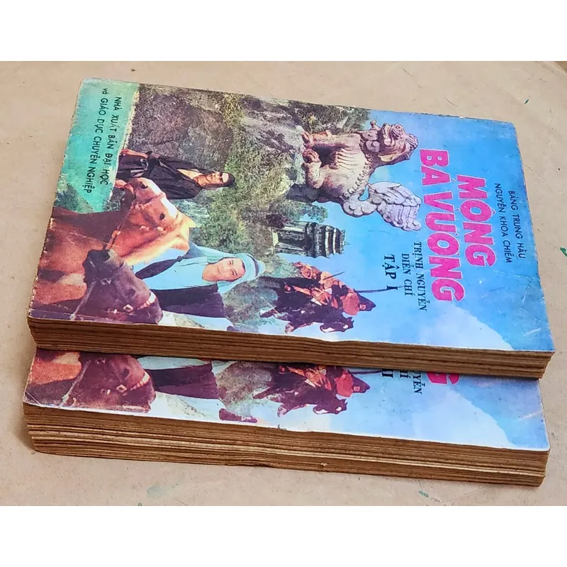 Trọn bộ 2 tập: MỘNG BÁ VƯƠNG (Bảng Trung Hầu, công thần 2 triều Chúa Nguyễn) 729181