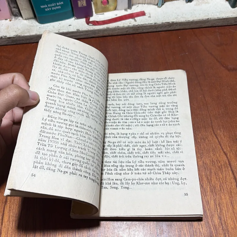 [Sách 8x] - II Truyện Tình Báo: Đen Vỏ Đỏ Lòng (Tập 2) - Mai Thanh Hải - 1988 927341