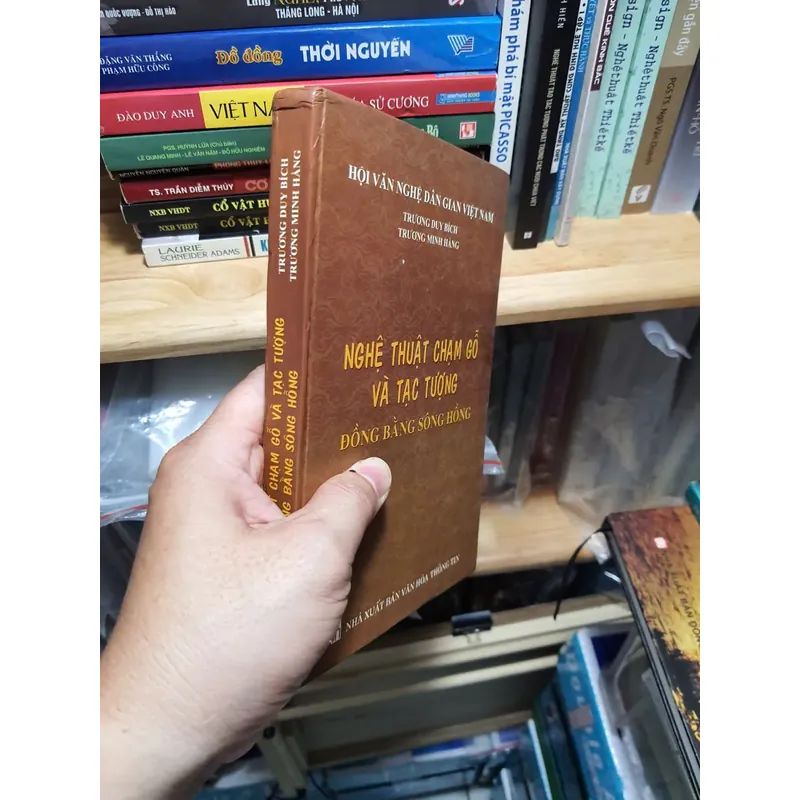 Nghệ thuật chạm gỗ và tạc tượng đồng bằng sông Hồng 609598