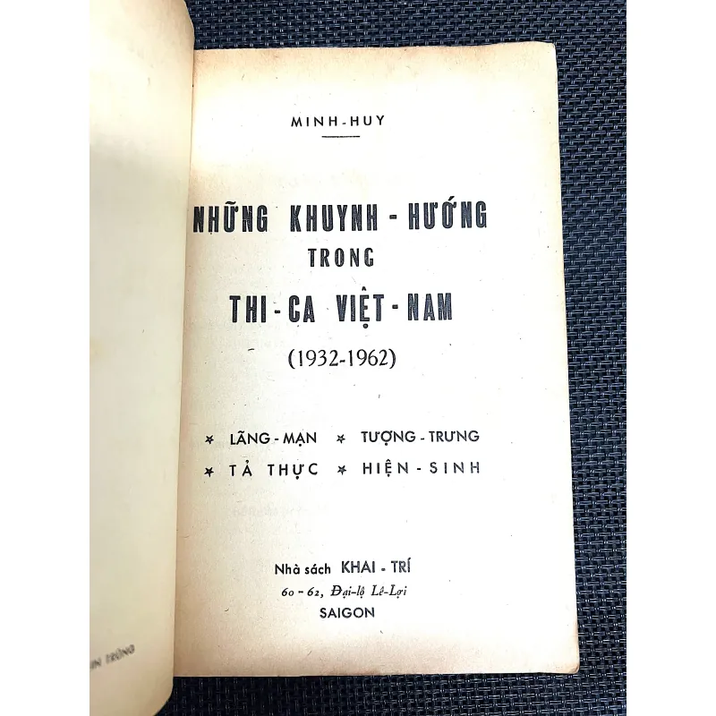 Những khuynh hướng trong thi ca Việt Nam 992538