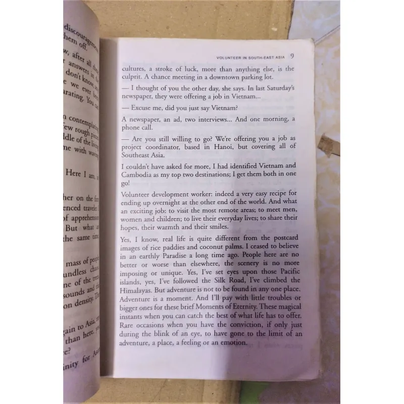 Sách ngoại văn - A VietNam Chronicle anh other Asian stories - Claude Potvin 687353