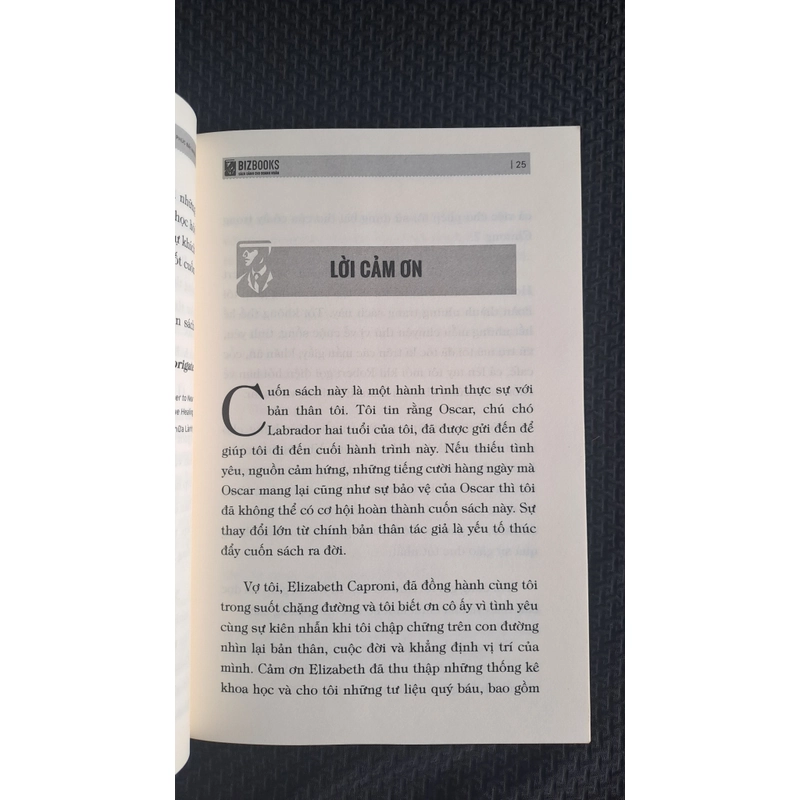 Sống thật bao nhiêu, hạnh phúc bấy nhiêu: Nghệ thuật yêu bản thân
- David R. Hamilton. 525771